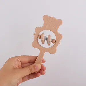 Hochet bébé en bois de hêtre en forme d'ours avec perles de silicone et finition lisse