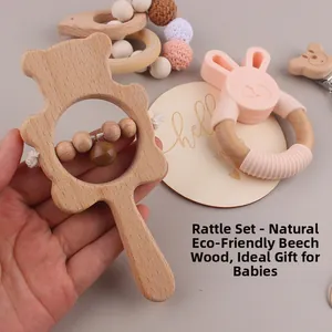 Détail du set de hochet pour bébé en bois de hêtre avec anneau de dentition et attache-tétine