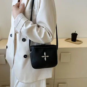 Sac Seau et Pochette pour Femmes en Cuir PU avec Motif Litchi Sac à Main en Bandoulière Décontracté avec Décoration en Métal