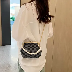 Vintage Denim Schaakbord Kiss-lock Crossbodytas Met Imitatie Kunstparel Handvat Gouden Ketting Dames Gesteppte Gerafelde Handtas Clutch