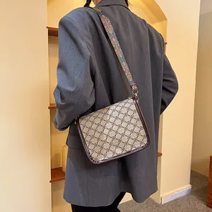 Sac Bandoulière Vintage en Cuir PU pour Femme Mode Large Sangle Ethnique Motif Géométrique Petit Sac à Main Carré Quotidien