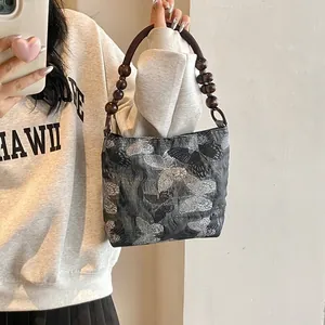 Vintage Chinesische Schmetterling Stickerei Unterarmtasche Satin Kleine Tragetasche Mit Holzperlen Griff Elegante Damen Schultertasche