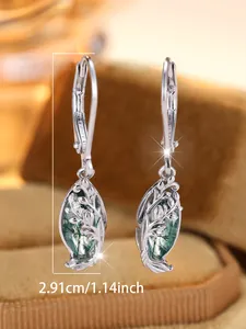 Detail of S925 silver leaf earrings with green moss agate and 2.91cm size markings