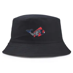 Cappello da pescatore reversibile con ricamo a forma di pesce koi per uomo e donna in cotone