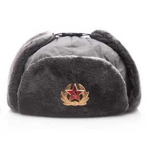 Chapeau D'hiver Coupe-Vent Ouchanka Fausse Fourrure Style Russe Bonnet De Trappeur Chaud Avec Badge En Métal Pour Hommes Femmes Extérieur