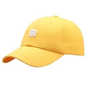 Casquette de baseball en coton jaune vif avec broderie lettre M sur le devant