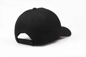 Rückansicht der schwarzen taktischen Baseballkappe mit verstellbarem Klettverschlussband