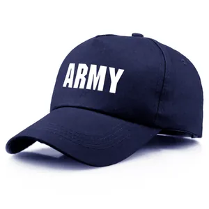 Dunkelblaue Baumwoll-Baseballkappe mit weißem ARMY-Aufdruck vorne auf weißem Hintergrund