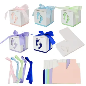 Scatole di Caramelle con Impronta di Neonato Traforate Con Nastro di Raso Per Baby Shower Bomboniere Scatole Regalo di Carta Quadrate