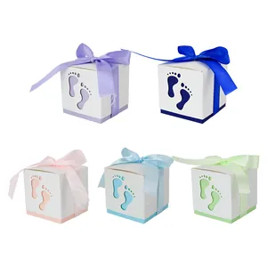 Scatole per caramelle neonato con intaglio a piedini e fiocchi di nastro in 5 colori vivaci