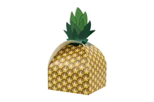 Detail van creatieve papieren geschenkdoos in ananasvorm voor snoepjes en bedankjes