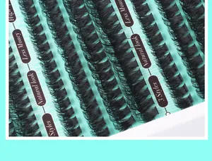 Vue macro de clusters de faux cils DIY en plateau vert avec trois styles denses naturels