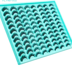 Makroaufnahme von 48 Paar flauschigen Faux Mink Wimpern in einem dichten Set-Tablett