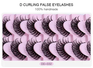 Detailed view of DD-032 D curl thick eyelashes in 5 pairs pack with pink tray