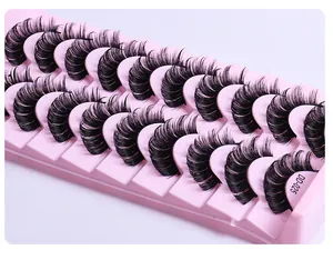 Close-up of 10 pairs of Russian volume false eyelashes in DD-025 style on pink tray