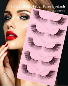 Detail von 3D Kunstfaser Wimpern mit natürlichem Volumen und 5-Paar Set in rosa Schale