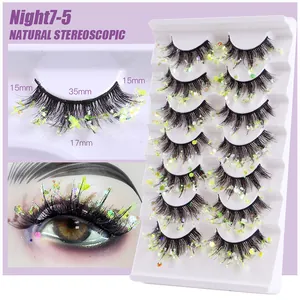 Details von 7 Paar leuchtenden falschen Wimpern mit grünen Pailletten und 15-17mm Länge