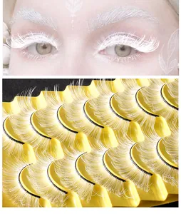Detail van 10 paar lange witte kunstwimpers voor podiummake-up, Halloween en cosplayfeesten