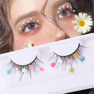 Halloween Deko-Wimpern mit bunten Schmetterlings- und Herz-Pailletten für Partys