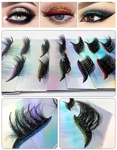 Macro λεπτομέρεια από γκλίτερ αυτοκόλλητα eyeliner με μακριές πυκνές μαύρες ψεύτικες βλεφαρίδες