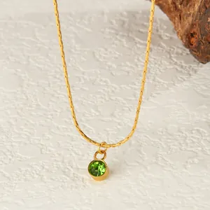 Collier en acier inoxydable doré avec pendentif rond en pierre verte et chaîne serpent fine