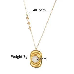 18K gold plated stainless steel necklace with geometric pendant and heart gems