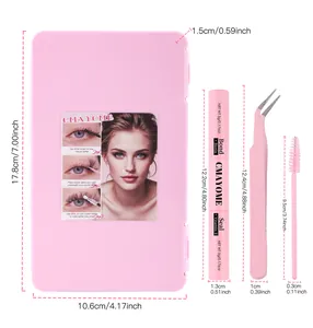 Roze DIY wimperverlengingsset met lijm, pincet en afmetingen van de opbergdoos