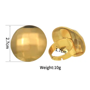 Anillo de acero inoxidable dorado con disco martillado de 2,7 cm y diseño ajustable