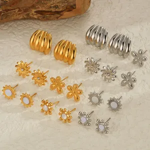 Minimalistische 18K Gold und Silber Ohrstecker Kollektion mit Blumen und Sonnenmotiven
