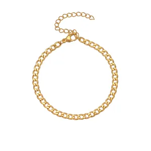 Détail d'une chaîne gourmette réglable en acier inoxydable plaqué or 18 carats avec fermoir