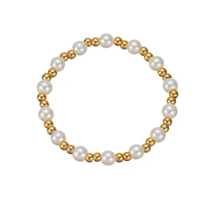 Vue détaillée d'un bracelet en perles avec billes en acier inoxydable doré 18 carats