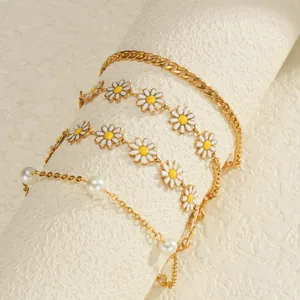 Bracelet en Acier Inoxydable Plaqué Or 18K Marguerites Perles Parure pour Femme Vintage Fleur Étoile Charm Gourmette Bijoux Cadeau