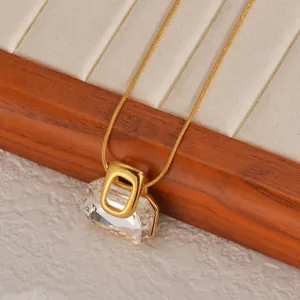 18K vergoldete Edelstahlkette mit rechteckigem Zirkonia-Anhänger für Damen
