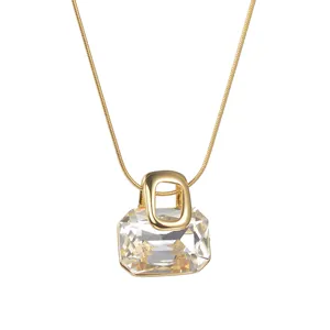 18K vergoldete Edelstahlhalskette mit geometrischem Zirkonia-Anhänger im Trend-Stil