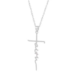 Collana minimalista in argento con ciondolo a croce e scritta faith per donna elegante