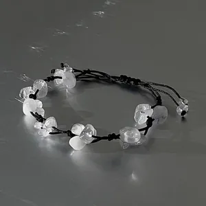 Bracelet tressé fait main avec cristaux de quartz naturels et cordon noir ajustable