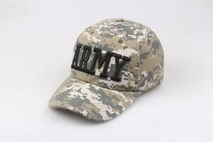 Détail de la casquette camouflage numérique avec broderie ARMY noire en relief