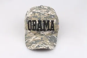 Gros plan détaillé de la casquette camouflage numérique avec broderie Obama noire