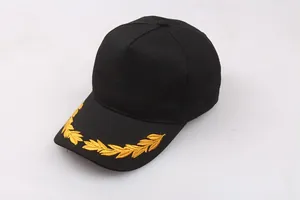 Schwarze Kapitäns-Baseballkappe aus Baumwolle mit goldener Lorbeerkranz-Stickerei am Schirm