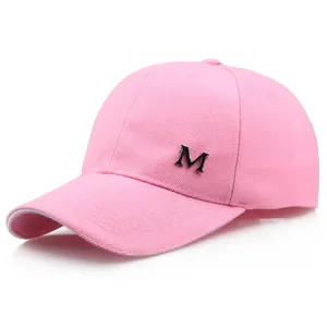 Cappellino da baseball rosa in cotone con logo M in metallo e visiera curva parasole