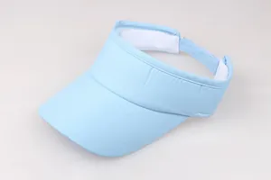 Détail de la visière bleu clair montrant la bande anti-transpiration et le velcro ajustable