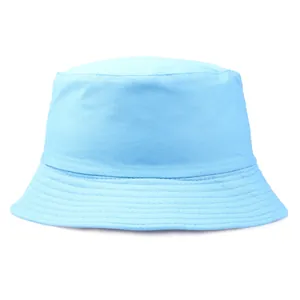 Klassischer himmelblauer Anglerhut aus Baumwolle mit flachem Oberteil und abgesteppter Krempe