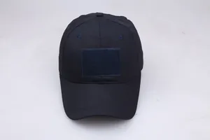 Detailaufnahme der taktischen Baseballkappe mit Ripstop-Gewebe und Klettfläche vorne