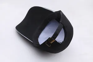 Schwarze Baseballkappe für große Köpfe mit verlängerter Krempe und Bronze-Metallschnalle