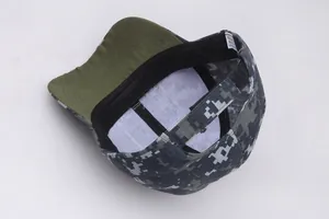 Detailansicht der taktischen Camouflage-Mütze aus Baumwolle mit Klettverschluss