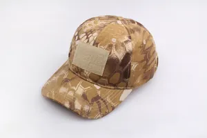 Detailansicht der taktischen Python-Camouflage-Kappe mit Klettverschluss und Ripstop