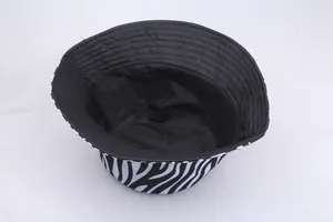 Elegante cappello a secchiello zebrato da donna per la protezione solare in estate