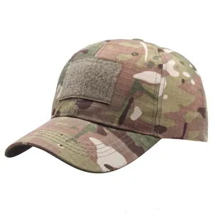Taktische Tarn-Baseballkappe mit MultiCam-Muster und Klettfläche auf der Vorderseite