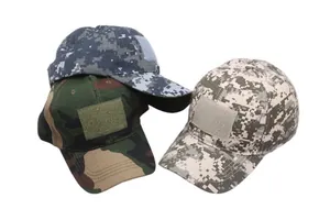 Drei taktische Camouflage-Baseballkappen mit Klettverschluss in Blau und Dschungelmuster-Print