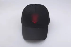 Casquette de baseball en coton noir classique avec broderie rouge détaillée à l'avant